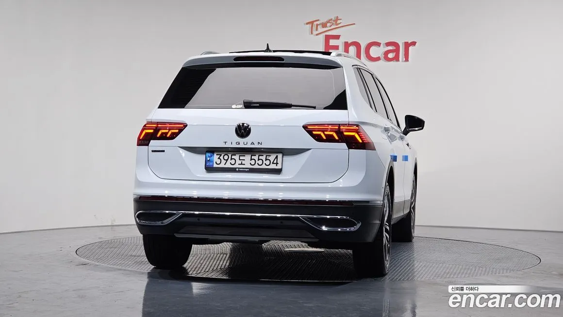 Volkswagen Tiguan — фото 4