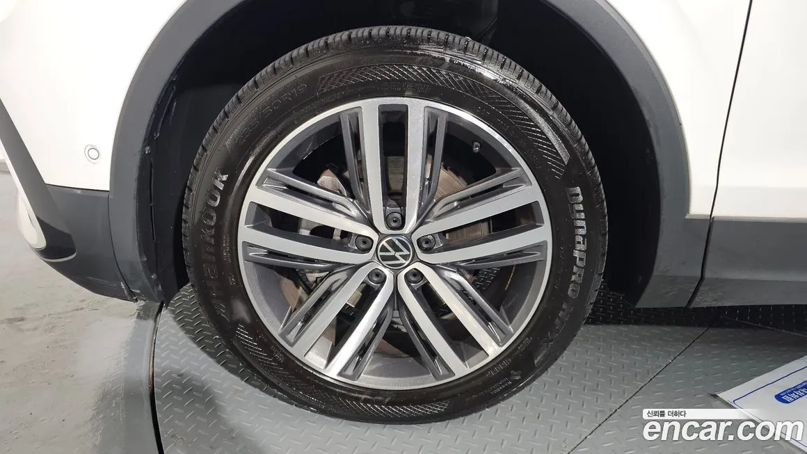 Volkswagen Tiguan — фото 5