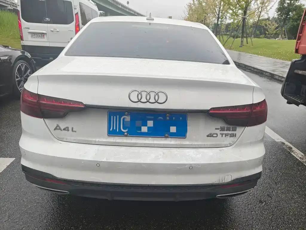 Audi A4L 2022 из CN, фото 5
