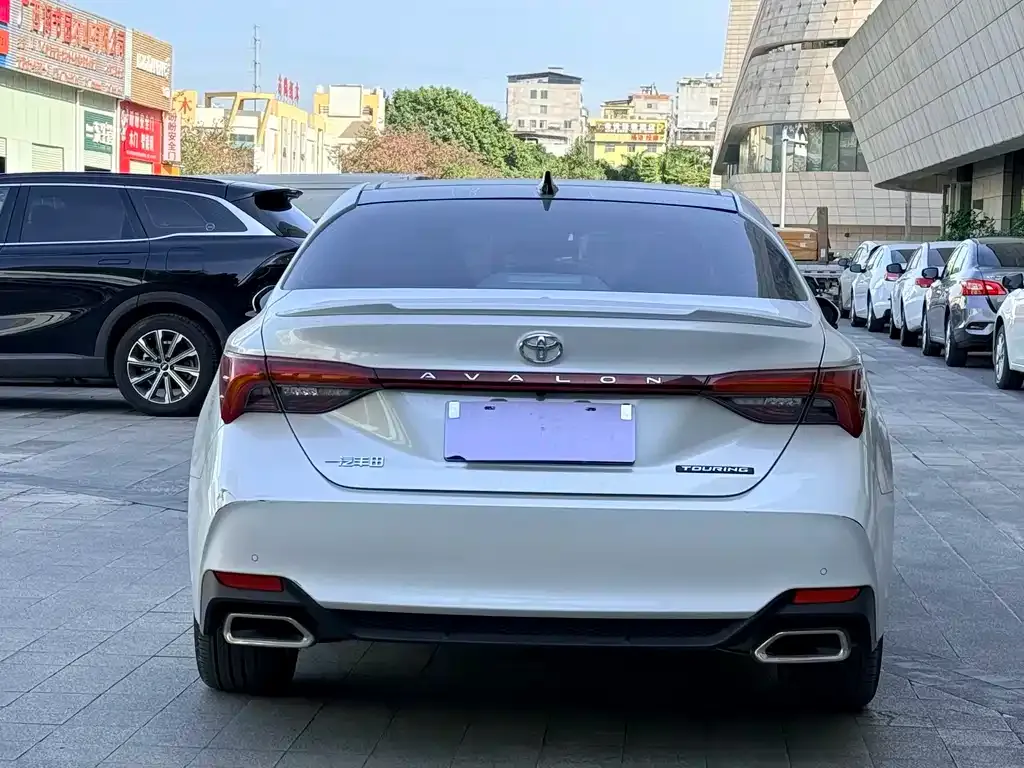 Toyota Avalon — фото 4