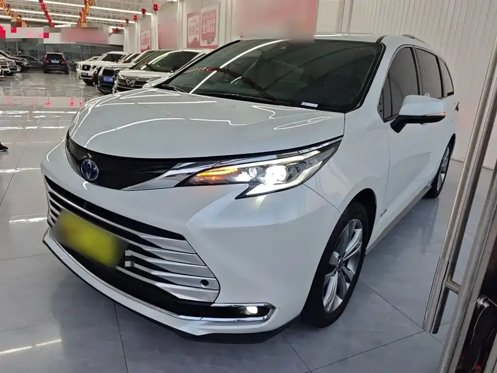 Toyota Sienna — фото 2