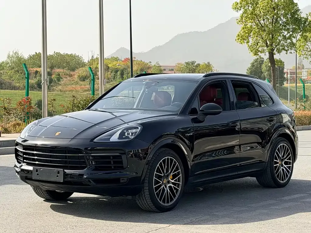 Porsche Cayenne Hybrid — фото 1