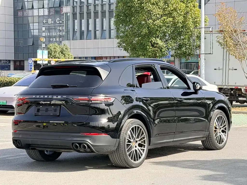 Porsche Cayenne Hybrid — фото 3