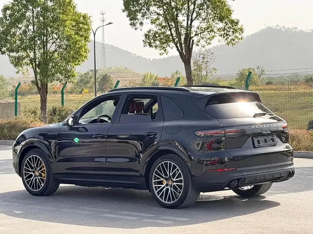 Porsche Cayenne Hybrid — фото 4
