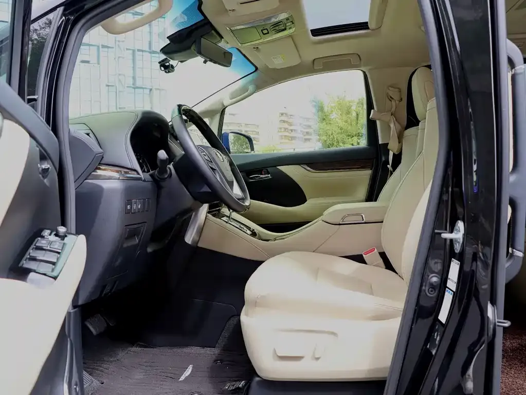 Toyota Alphard 2022 из CN, фото 10