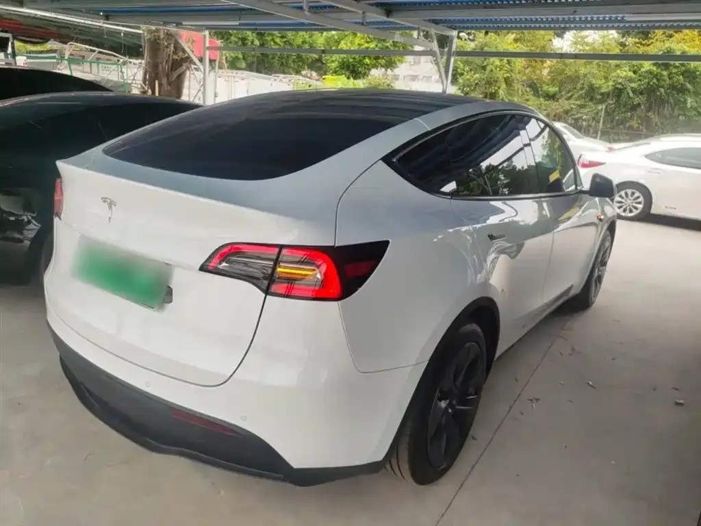Tesla Model Y — фото 7
