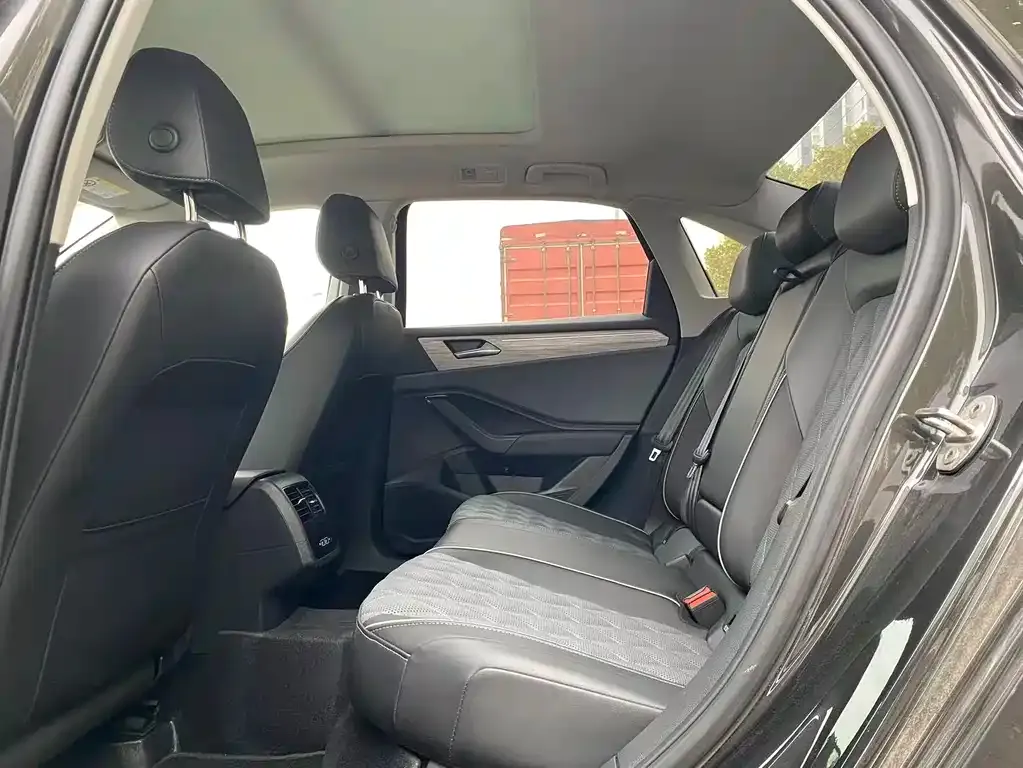 Volkswagen Sagitar 2023 из CN, фото 6