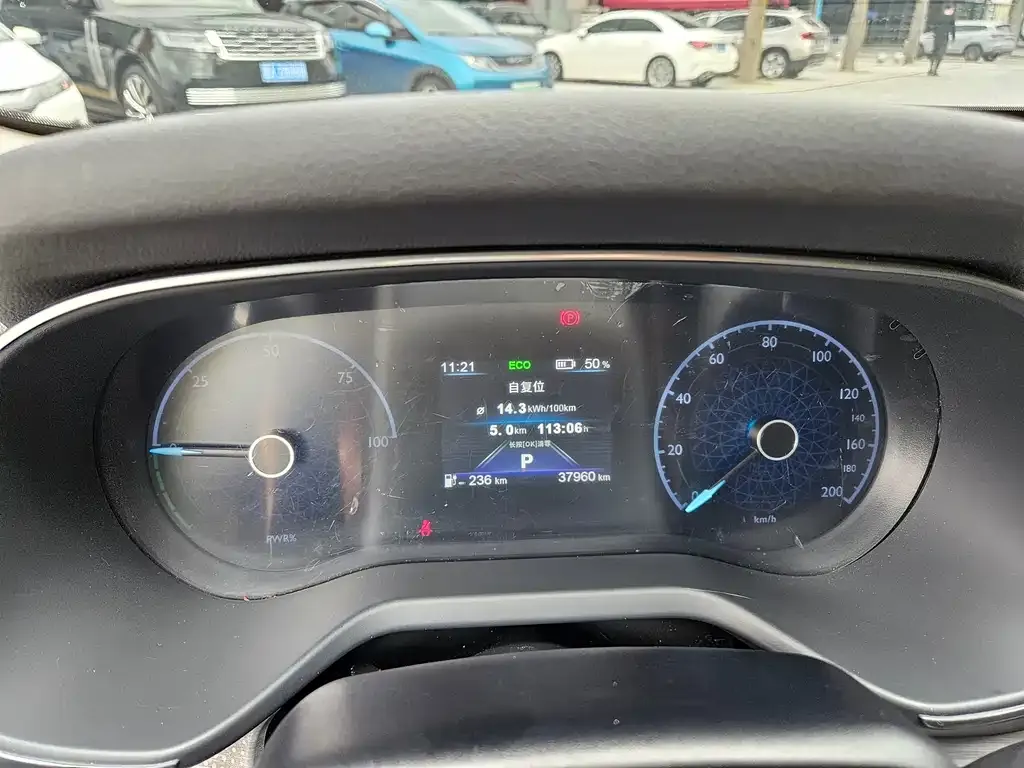 Hongqi E-QM5 2024 из CN, фото 8