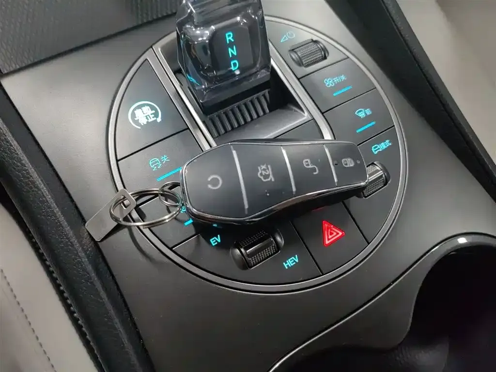 BYD Seal 05 DM-i 2025 из CN, фото 9