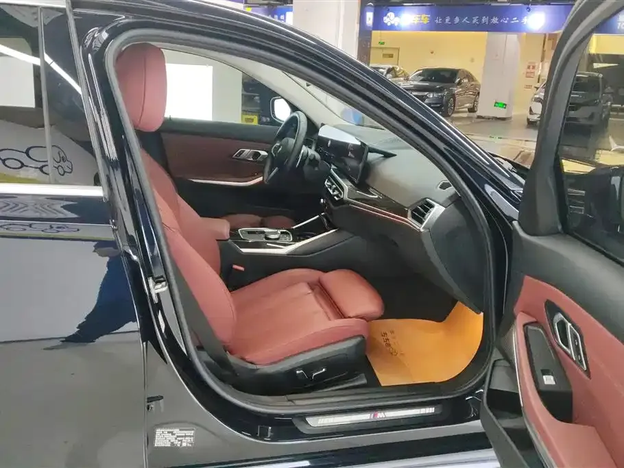 BMW 3 Series 2024 из CN, фото 8