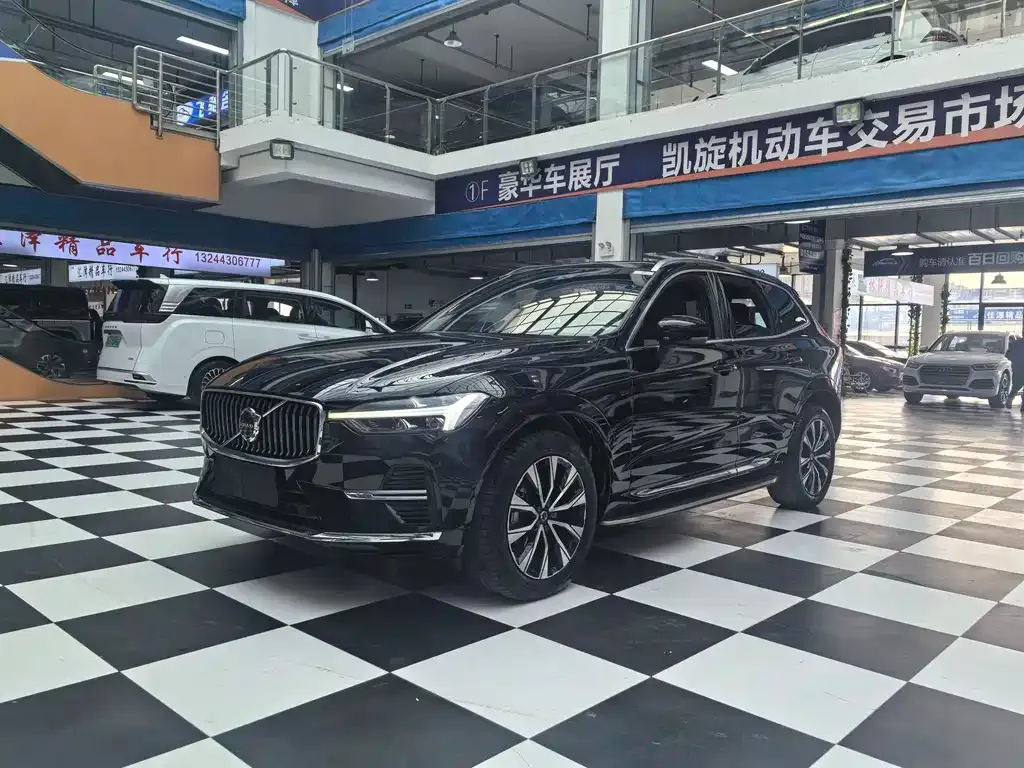 Volvo XC60 2022 из CN, фото 1