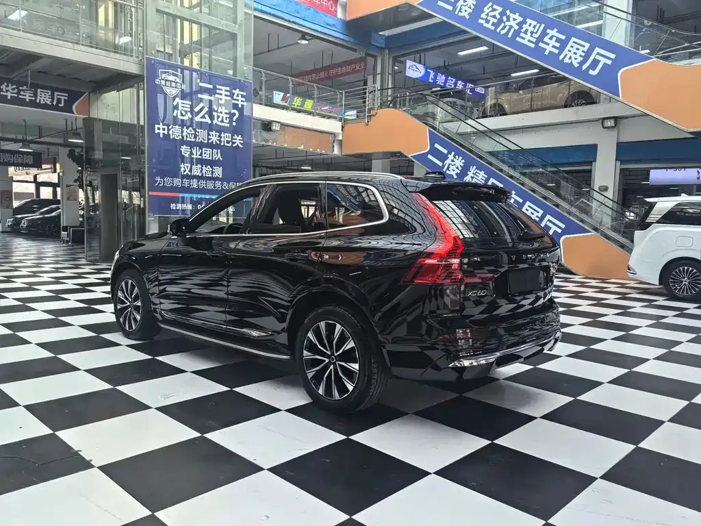 Volvo XC60 2022 из CN, фото 6