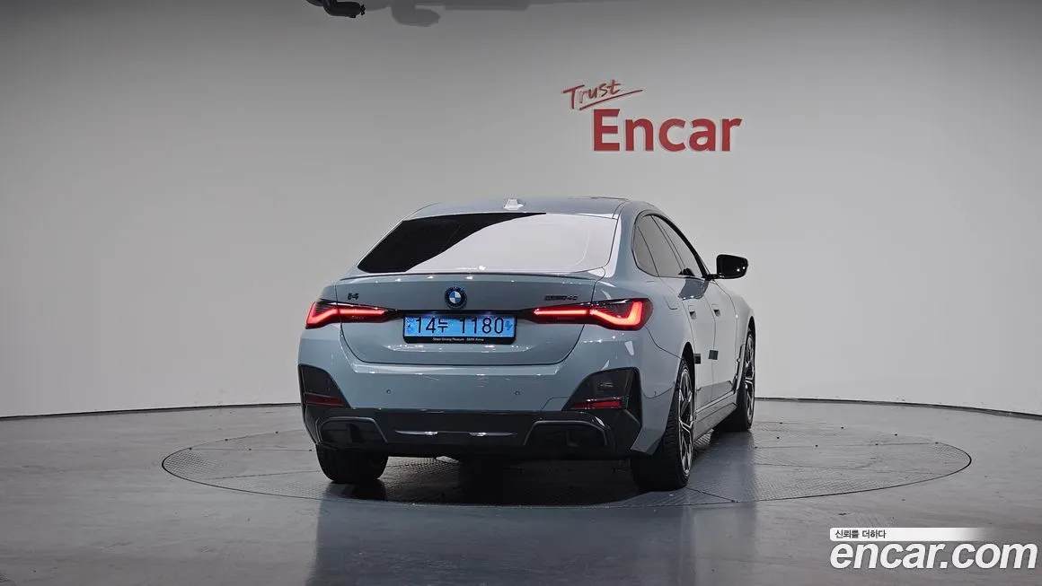 BMW i4 — фото 4