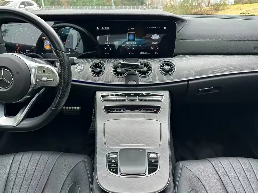 Mercedes-Benz CLS — фото 9