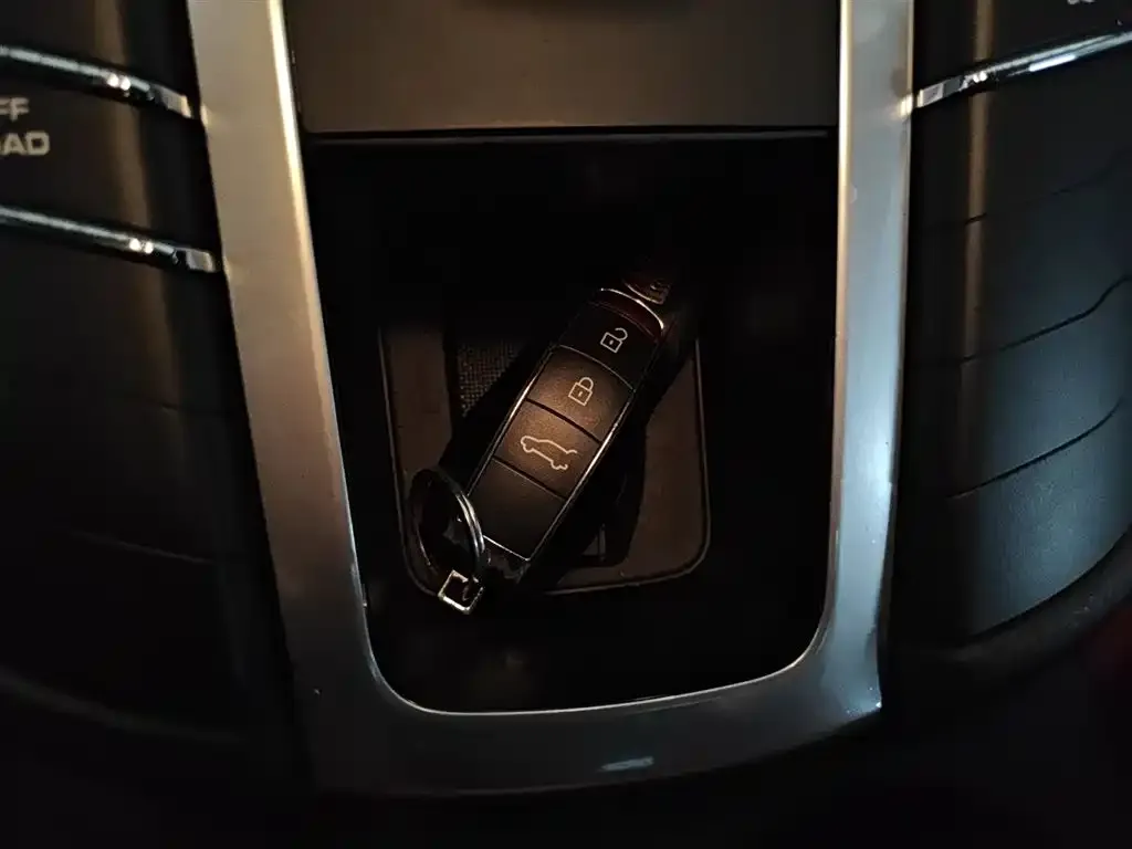 Porsche Macan 2021 из CN, фото 9
