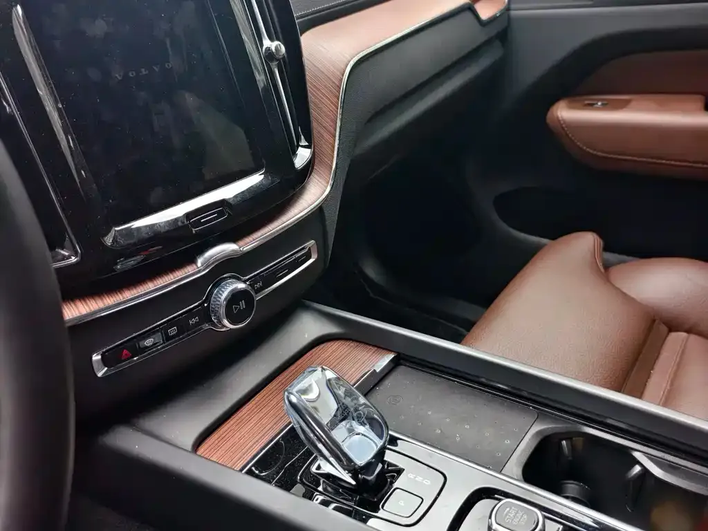 Volvo XC60 2024 из CN, фото 9