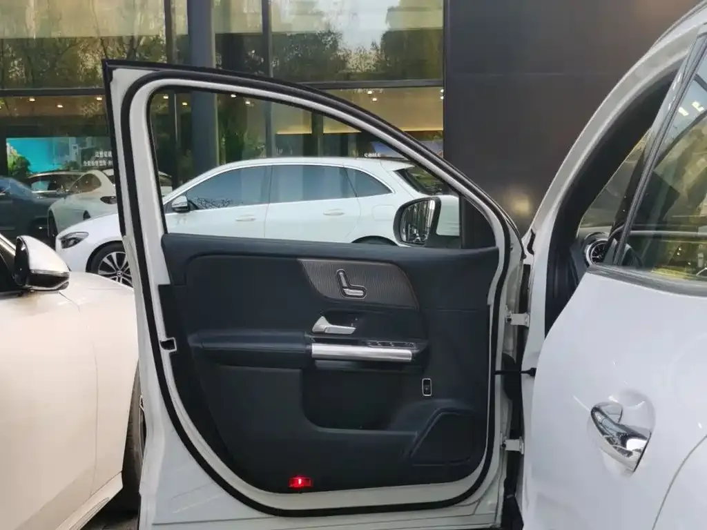 Mercedes-Benz GLA 2023 из CN, фото 8