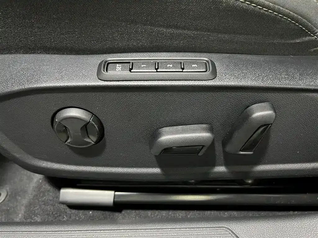 Volkswagen Golf 2021 из CN, фото 9
