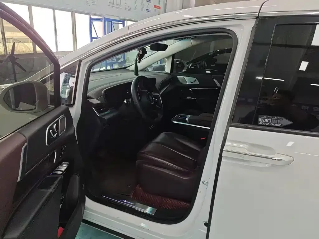 Buick Century 2023 из CN, фото 2
