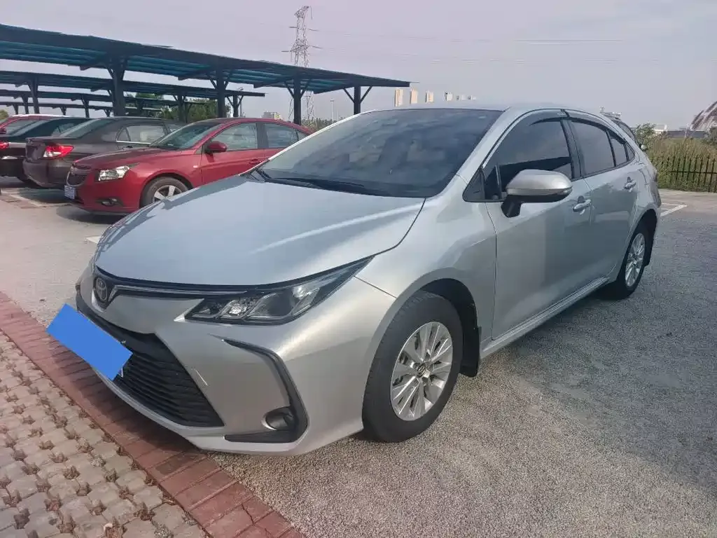 Toyota Corolla — фото 1