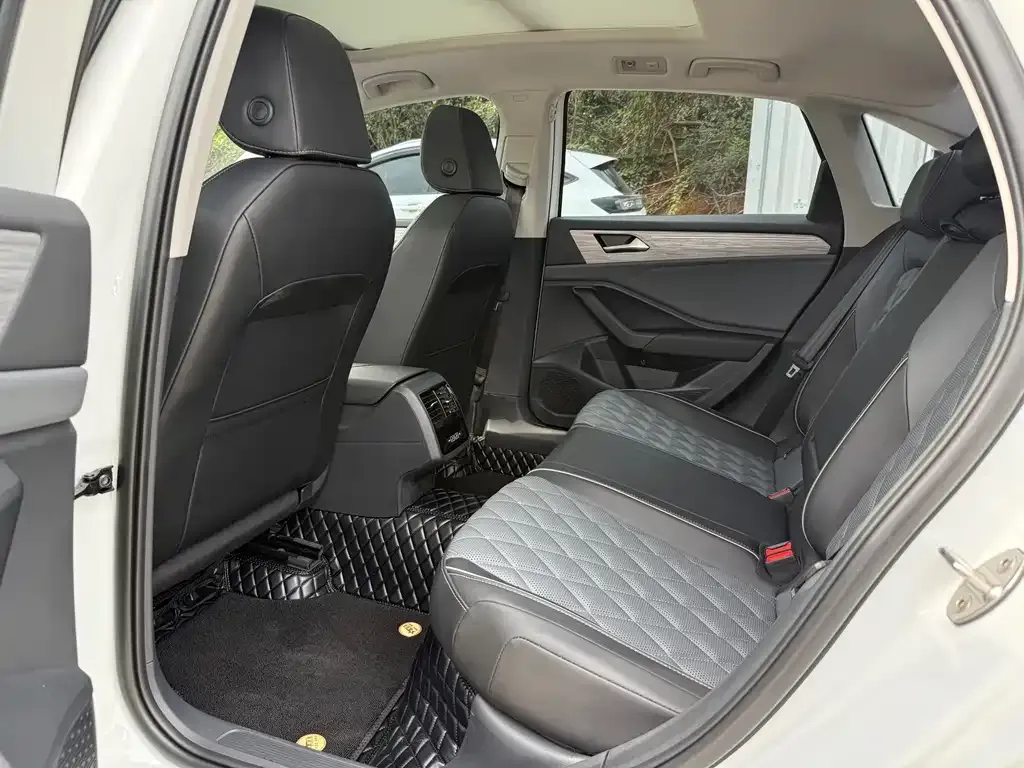 Volkswagen Sagitar 2024 из CN, фото 6