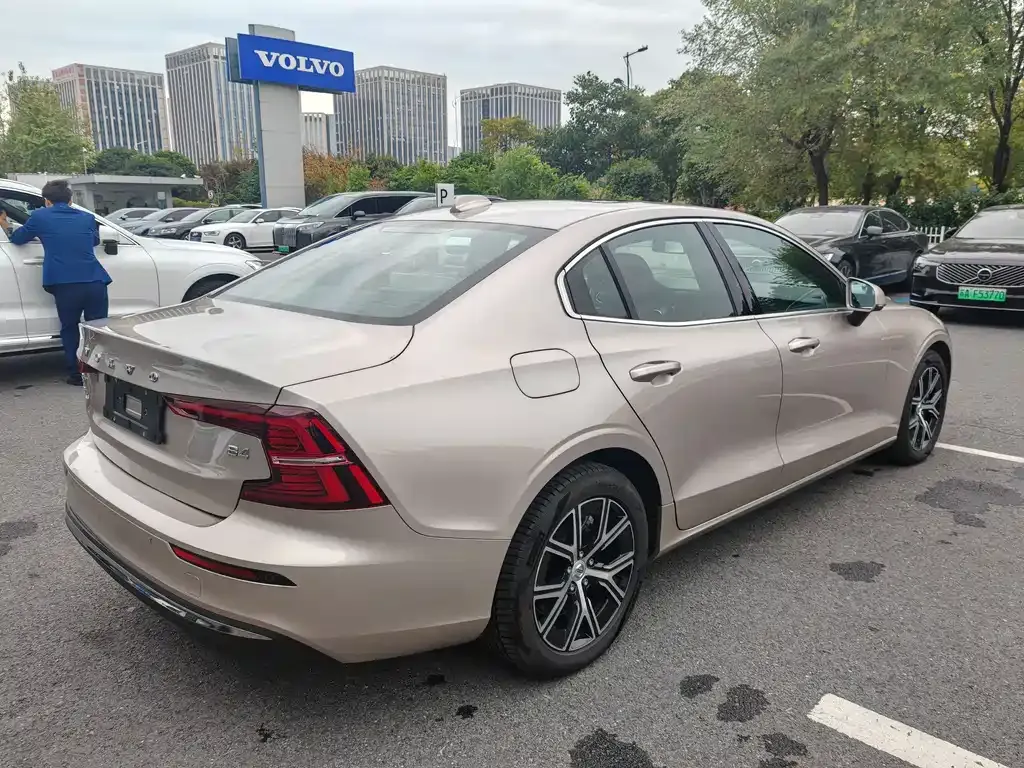 Volvo S60 2025 из CN, фото 7