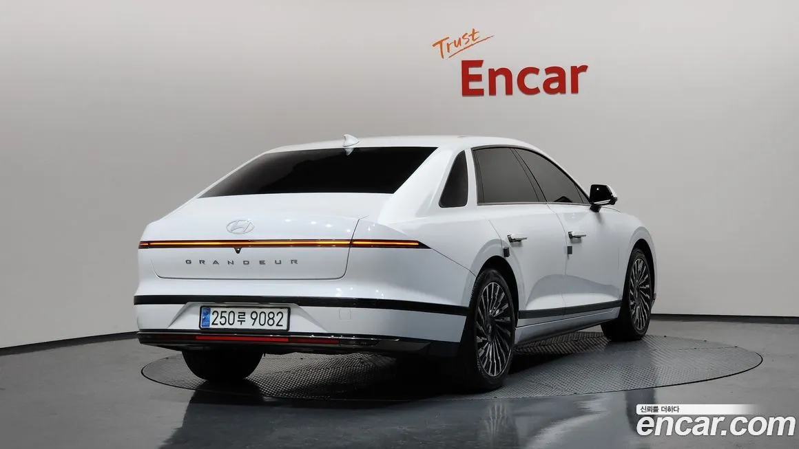 Hyundai Grandeur 2023 из KR, фото 2