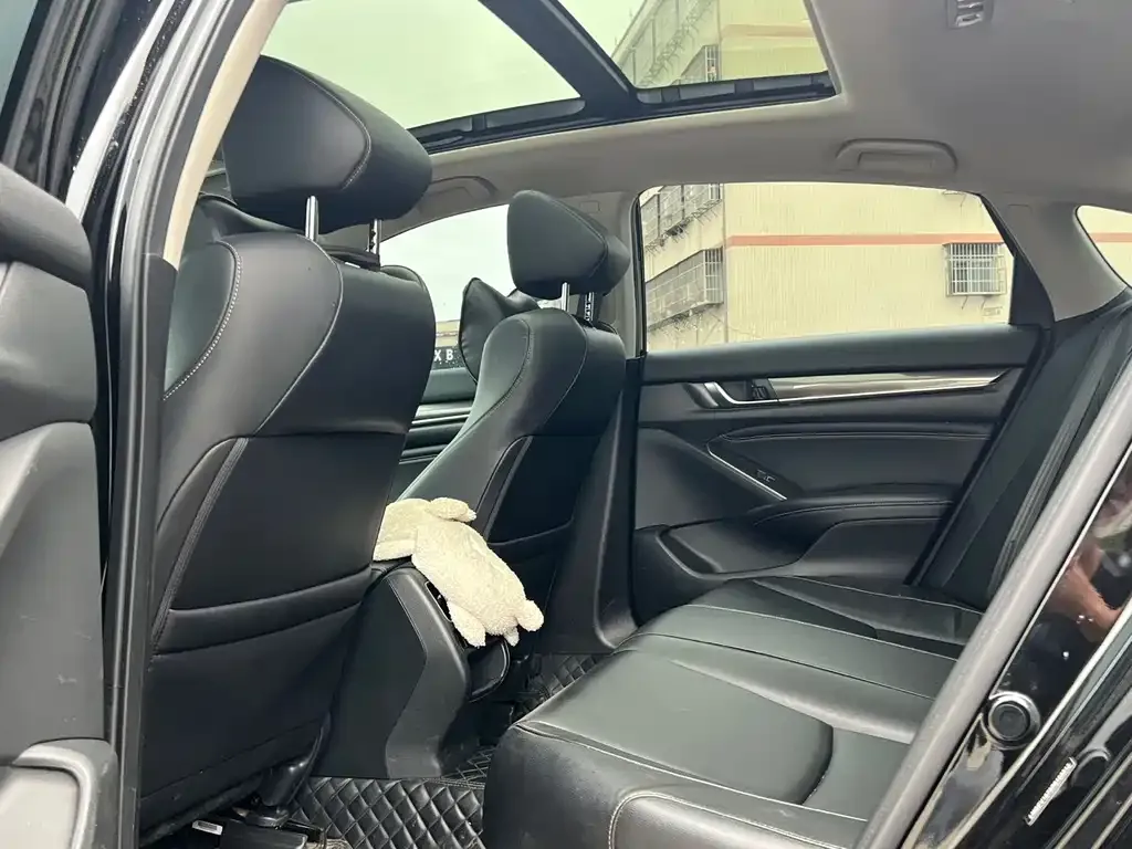 Honda Accord — фото 5