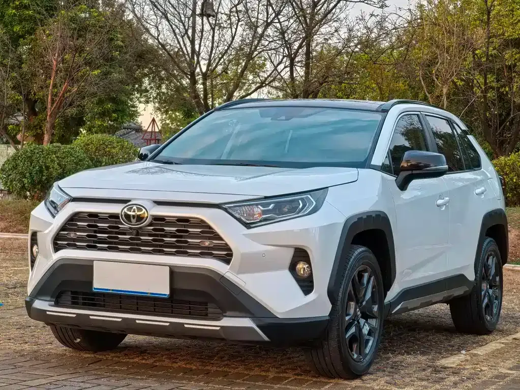 Toyota RAV4 — фото 2