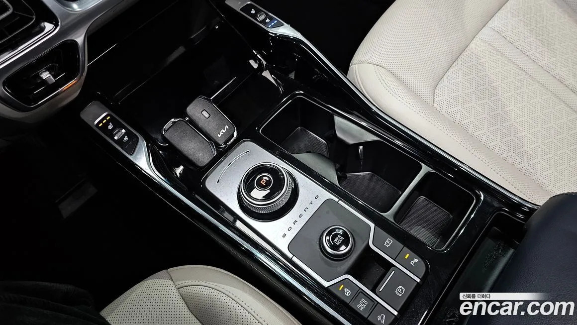Kia Sorento — фото 9