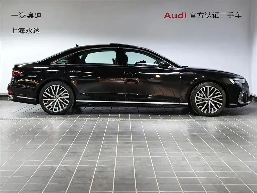Audi A8 2024 из CN, фото 2