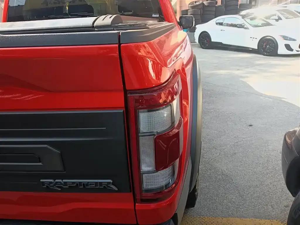 Ford F-150 Raptor — фото 8