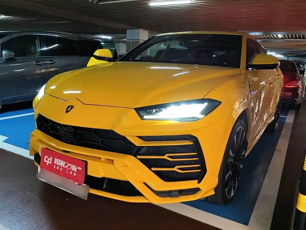 Lamborghini Urus — фото 1