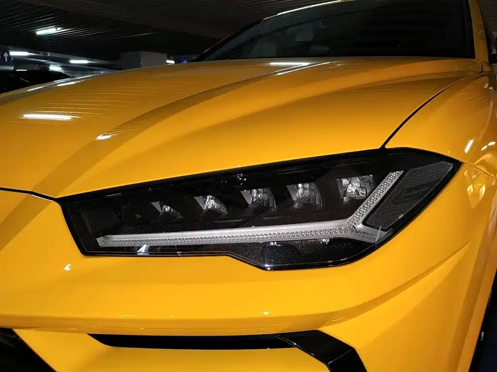 Lamborghini Urus — фото 6