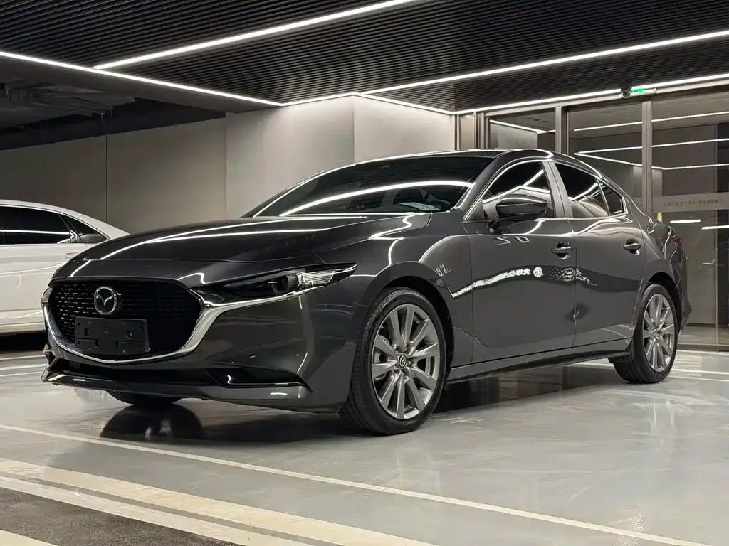 Mazda 3 Axela 2023 из CN, фото 1