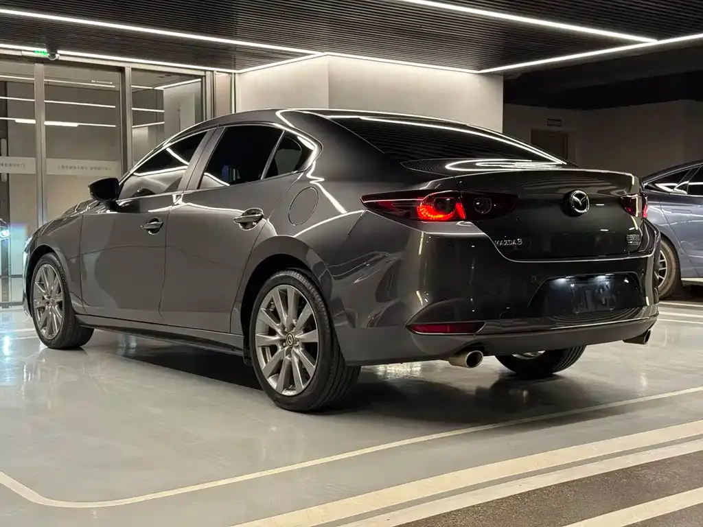 Mazda 3 Axela 2023 из CN, фото 5
