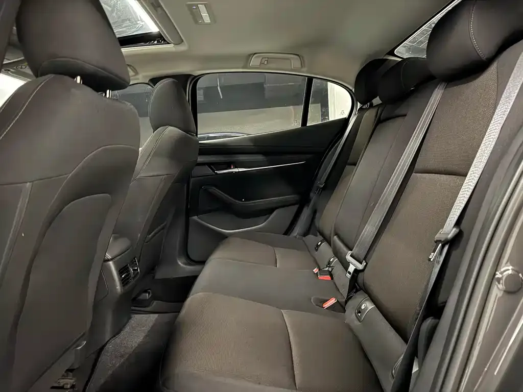 Mazda 3 Axela 2023 из CN, фото 6