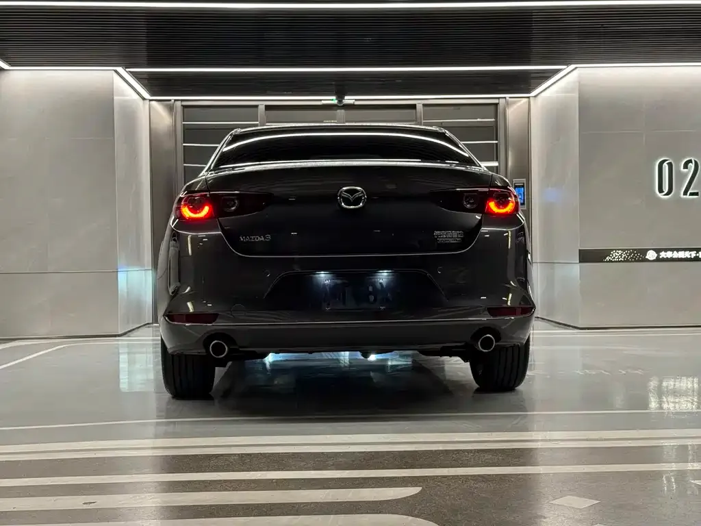 Mazda 3 Axela 2023 из CN, фото 8