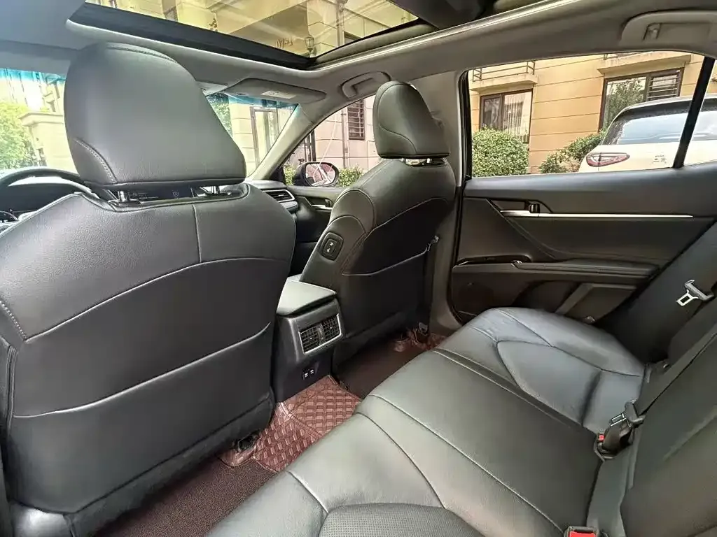 Toyota Camry 2022 из CN, фото 5