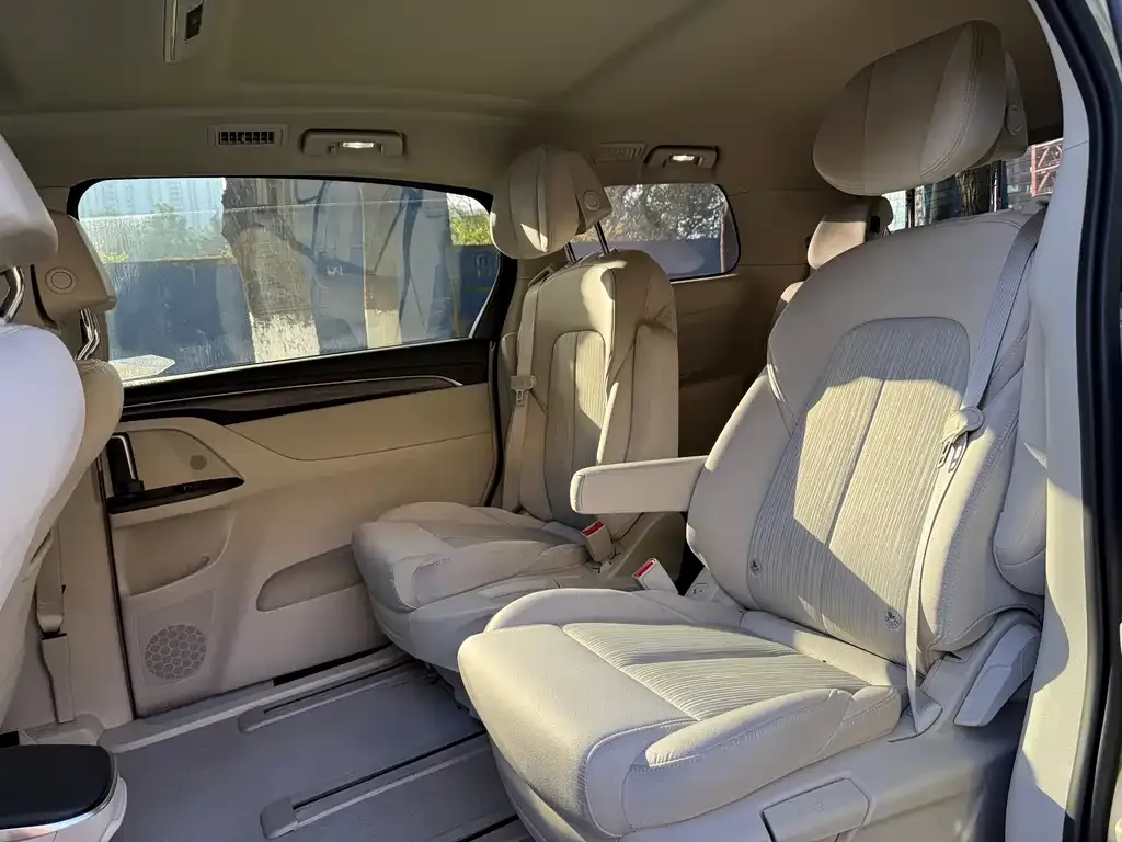 Buick GL8 2022 из CN, фото 9
