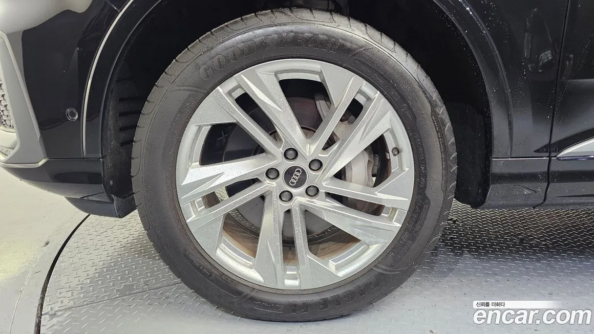 Audi Q7 2022 из KR, фото 5