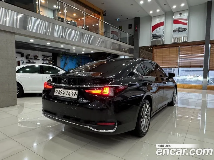 Lexus ES 2025 из KR, фото 2