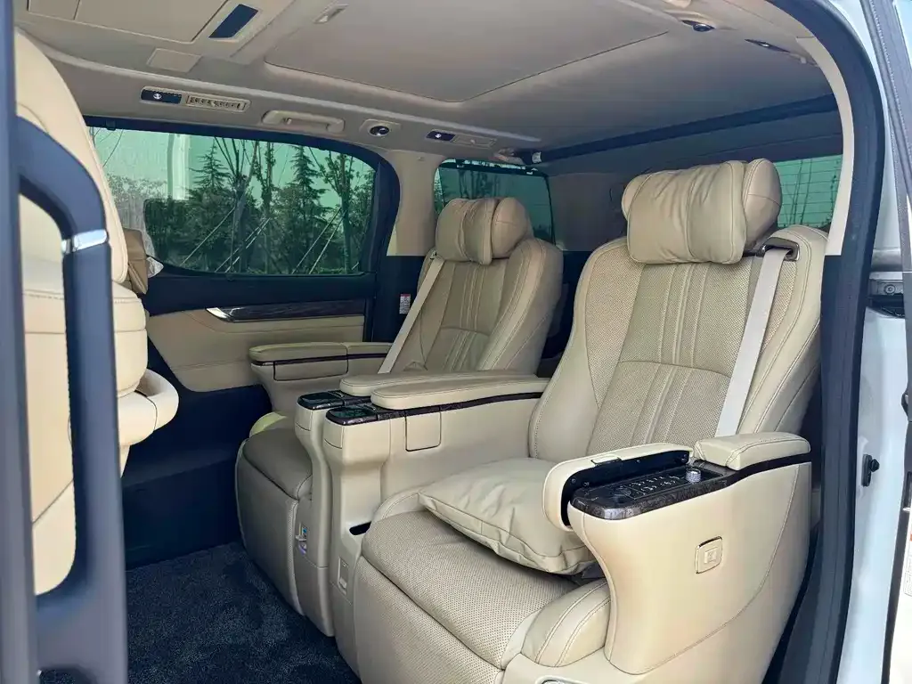 Toyota Alphard 2022 из CN, фото 4