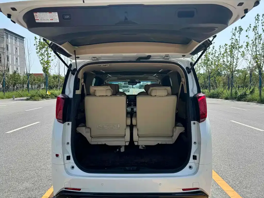 Toyota Alphard 2022 из CN, фото 5