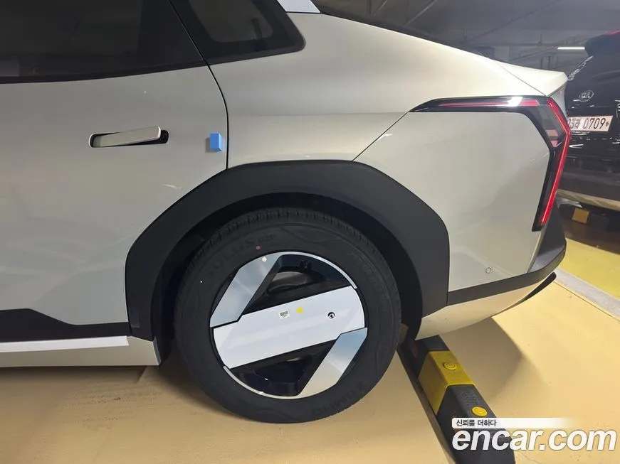 Kia EV4 2025 из KR, фото 3