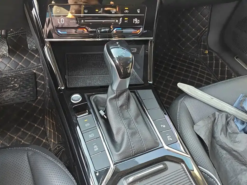 Volkswagen Passat 2024 из CN, фото 7