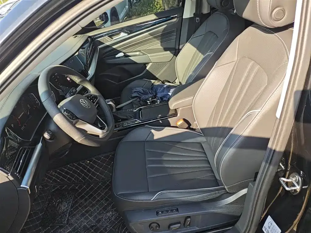 Volkswagen Passat 2024 из CN, фото 8
