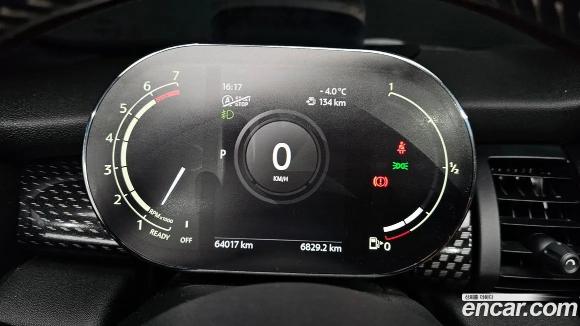 Mini Cooper Convertible 2021 из KR, фото 8