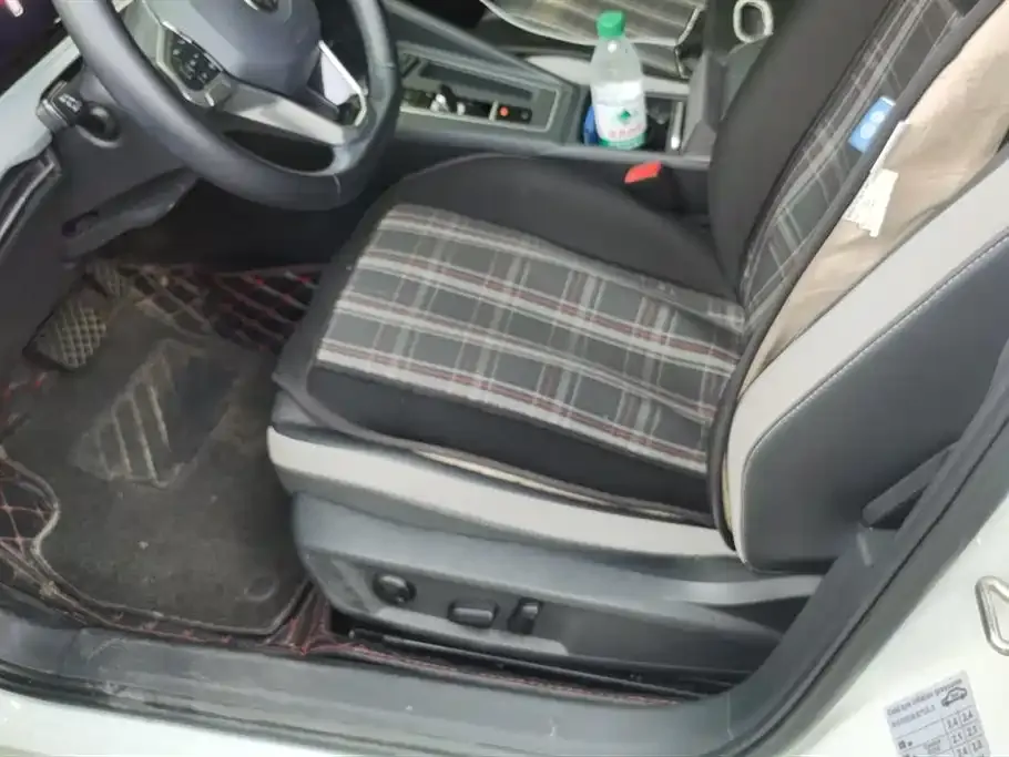 Volkswagen Golf 2021 из CN, фото 9