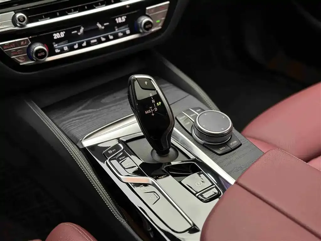 BMW 5 Series — фото 10
